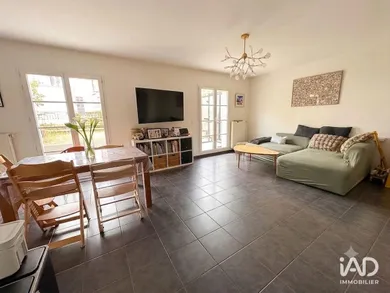 Apartment in LE PLESSIS-ROBINSON (92350)