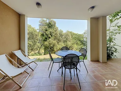 Appartement à SAUMANE-DE-VAUCLUSE (84800)