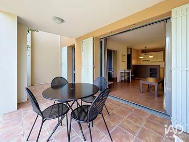 Appartement à SAUMANE-DE-VAUCLUSE (84800)