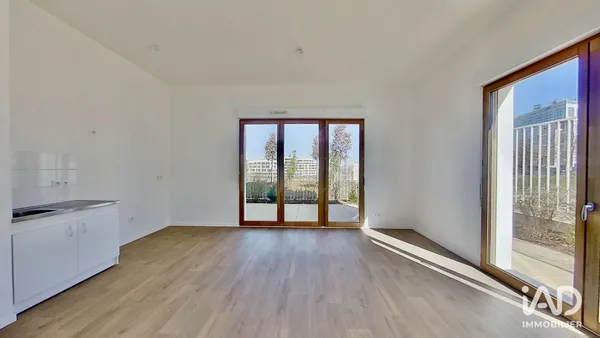 Appartement à NOISY-LE-GRAND (93160) photo 2