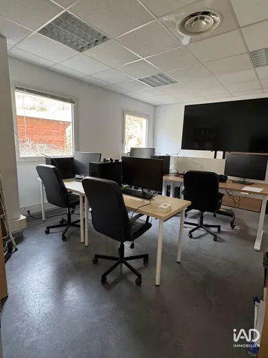 Office in LA GARDE (83130)