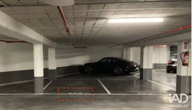 Parking in PARIS (75008)