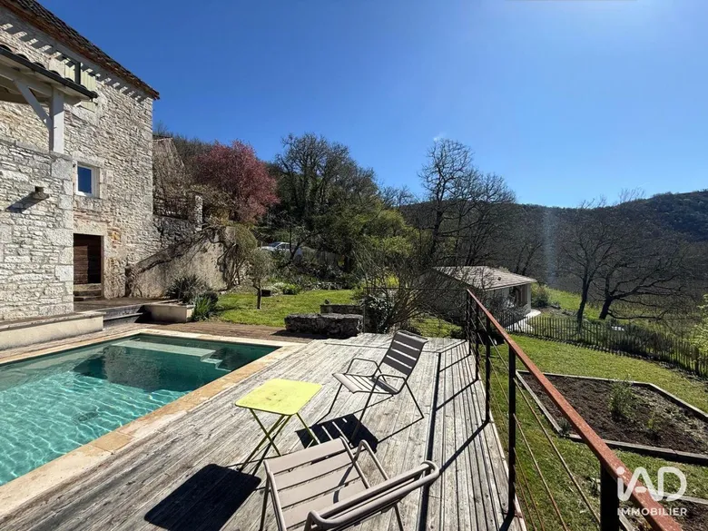 Maison 5 pièces 157 m² · à Pradines · 157 m² · 280 000 €