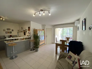 Apartment in EYGUIÈRES (13430)