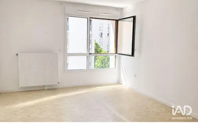 Appartement à BOBIGNY (93000)