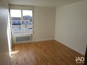 Apartment in BORDEAUX (33800)