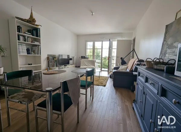 Appartement à LE PLESSIS-ROBINSON (92350) photo 2