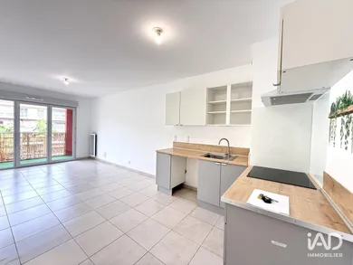 Apartment in SAINT-ANDRÉ-DE-LA-ROCHE (06730)