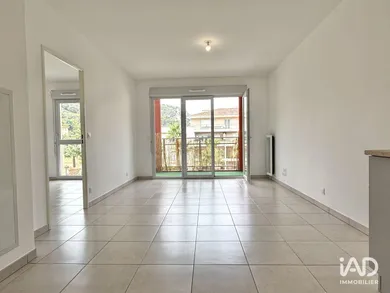 Apartment in SAINT-ANDRÉ-DE-LA-ROCHE (06730)
