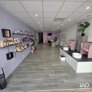 Boutique/Local commercial à LA ROCHEFOUCAULD-EN-ANGOUMOIS (16110)