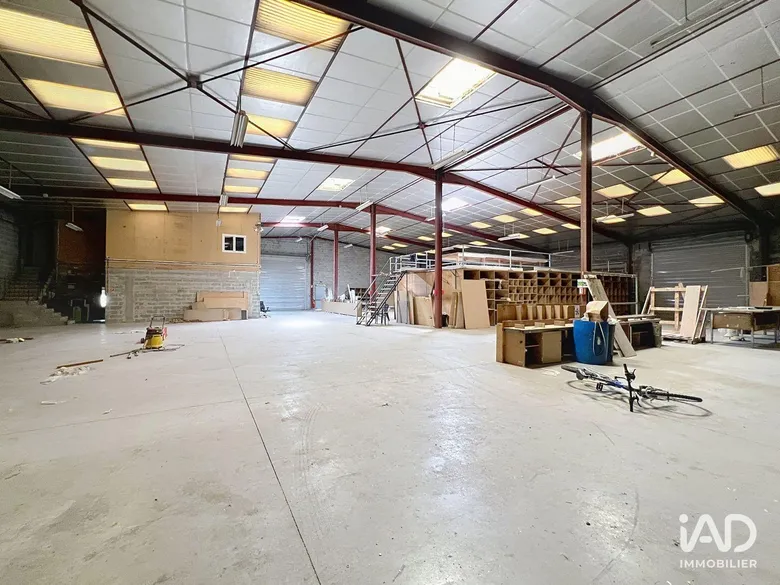 Local commercial 345 m² · à Chevry-Cossigny · 345 m² · 14 000 €