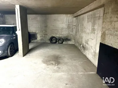 Parking à PARIS (75007)