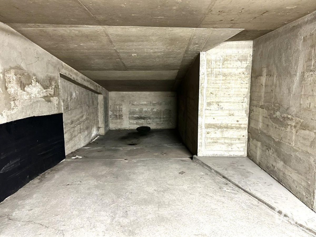 Parking de 10 m² à PARIS (75007)