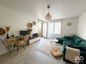 Apartment in LES ULIS (91940)