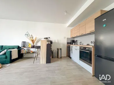 Apartment in LES ULIS (91940)