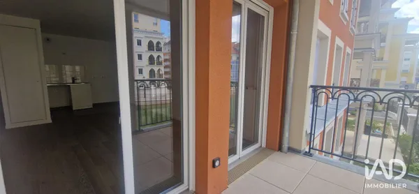Appartement à LE PLESSIS-ROBINSON (92350) photo 2