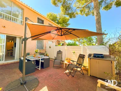 Appartement à SANARY-SUR-MER (83110)