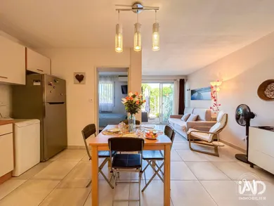Appartement à SANARY-SUR-MER (83110)