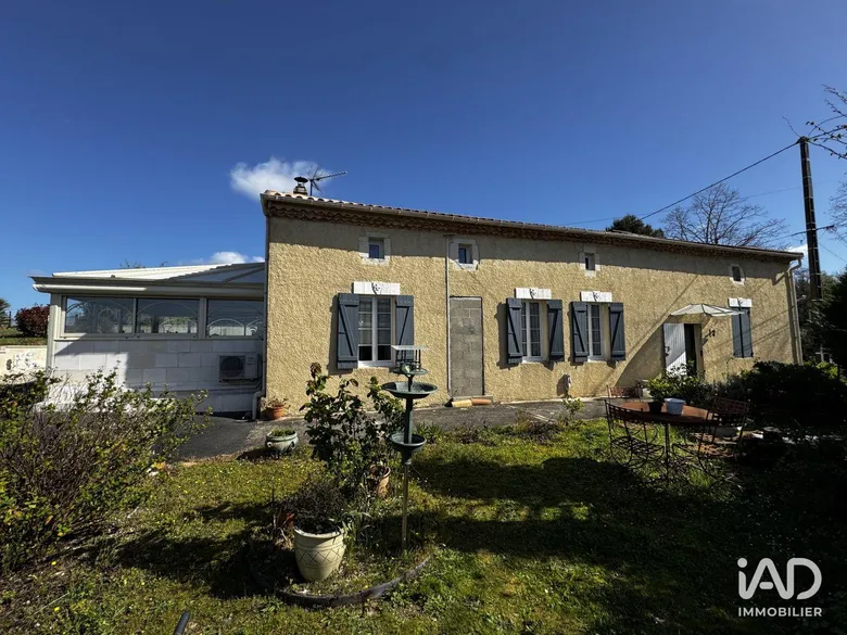 Maison 4 pièces 172 m² · à Saint-Bonnet-sur-Gironde · 172 m² · 258 000 €