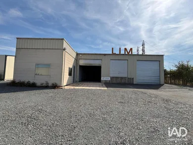 Hangar à DOUÉ-LA-FONTAINE (49700)