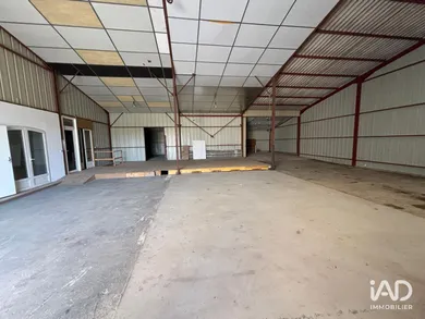 Hangar à DOUÉ-LA-FONTAINE (49700)