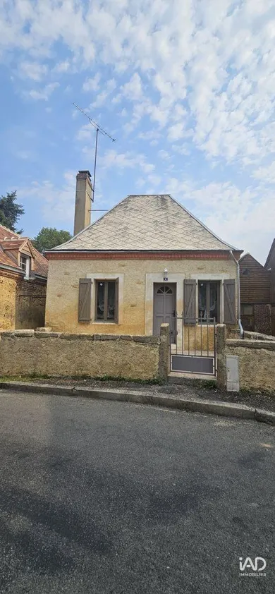 Maison à SEMUR-EN-VALLON (72390)