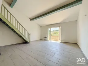 Apartment in PIERREVERT (04860)