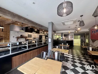 Boutique/Local commercial à FONTAINEBLEAU (77300)