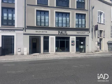 Boutique/Local commercial à FONTAINEBLEAU (77300)