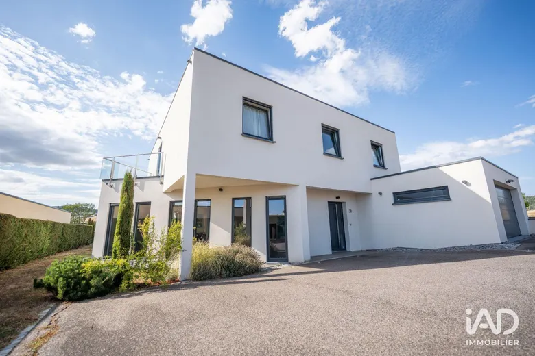 Maison 6 pièces 272 m² · à Delme · 272 m² · 459 000 €