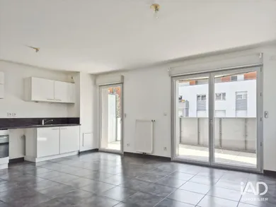 Appartement à BASSENS (73000)