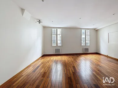 Appartement à PARIS (75116)