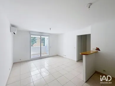 Appartement à MARSEILLE (13010)
