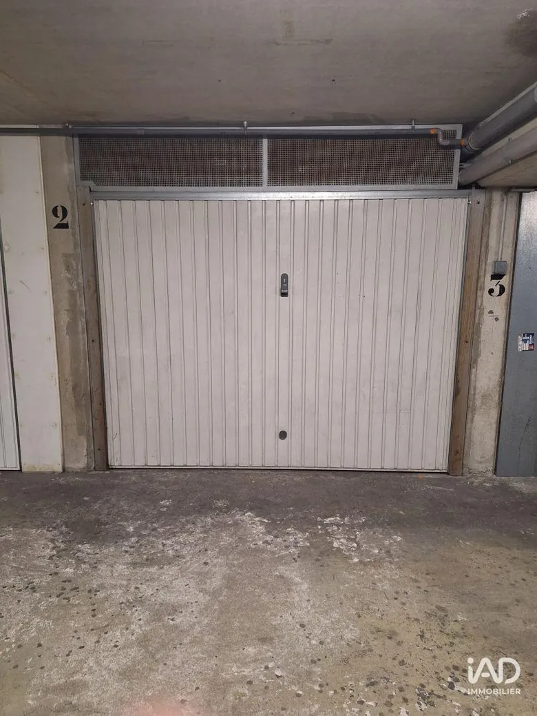 Parking 18 m² · à Limeil-Brévannes · 18 m² · 150 €/mois