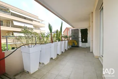 Appartement à MANDELIEU-LA-NAPOULE (06210)
