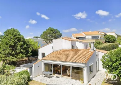 Maison à VAUX-SUR-MER (17640)