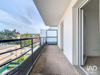 Apartment in LIVRY-GARGAN (93190)