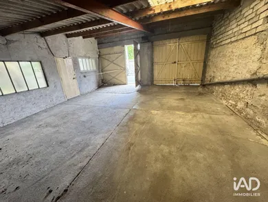 Garage à MONTEREAU-FAULT-YONNE (77130)