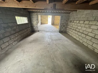 Garage à MONTEREAU-FAULT-YONNE (77130)