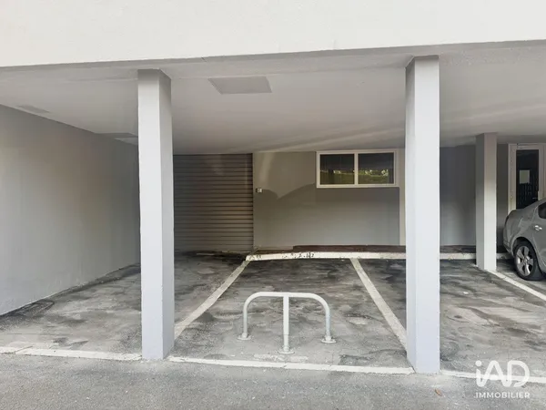 Parking à COMBS-LA-VILLE (77380) photo 2