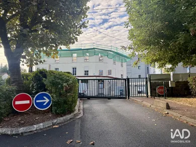 Parking à COMBS-LA-VILLE (77380)