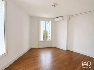 Commercial in ENGHIEN-LES-BAINS (85880)