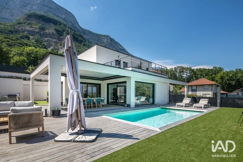 Maison 5 pièces 163 m² · à Saint-Paul-de-Varces · 163 m² · 820 000 €