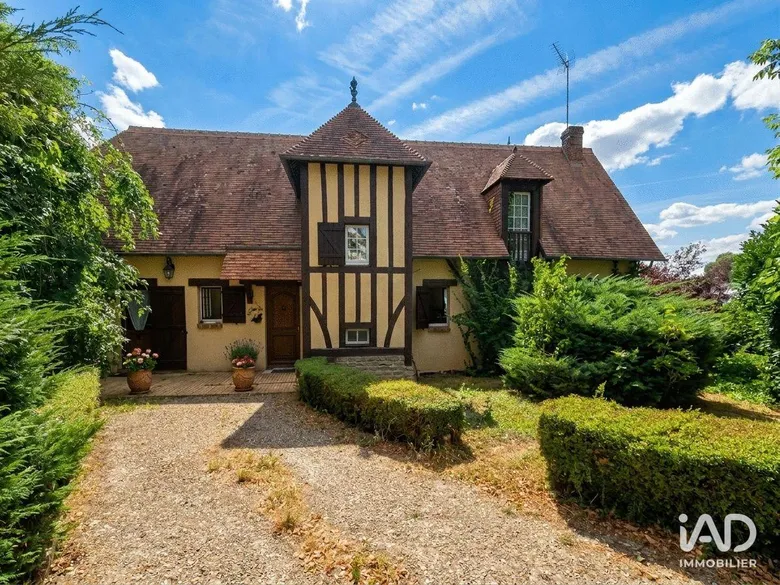Maison 7 pièces 207 m² · à Courdemanche · 207 m² · 315 000 €