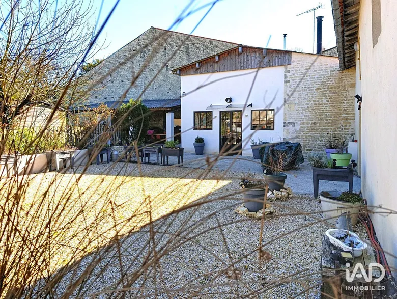 Maison 8 pièces 362 m² · à Marsais · 362 m² · 436 000 €