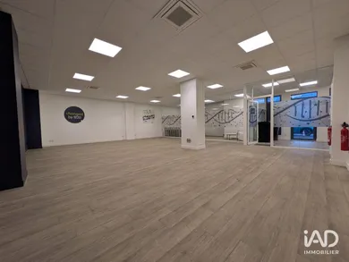 Boutique/Local commercial à BAILLY-ROMAINVILLIERS (77700)