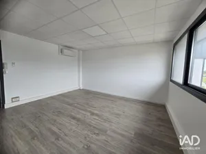 Office in BUROS (64160)