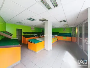 Boutique/Local commercial à AMPLEPUIS (69550)