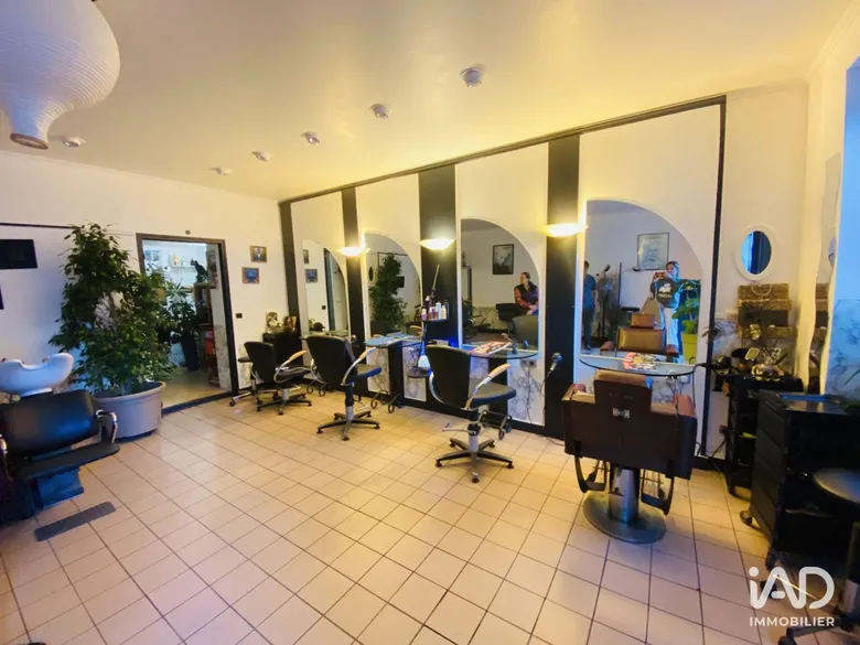 Local commercial 45 m² · à Bordeaux · 45 m² · 71 500 €