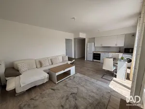 Apartment in SAVIGNY-LE-TEMPLE (77176)